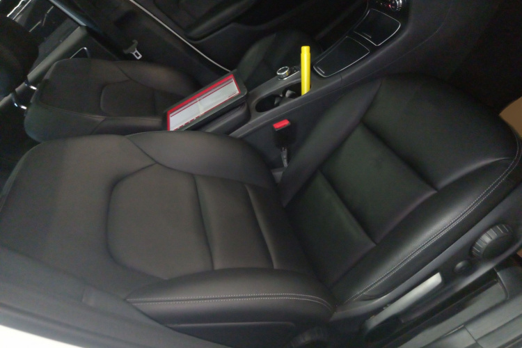 奔驰B级 2015款 B 200 时尚型局部细节41