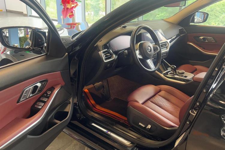 宝马3系 2022款 改款 320Li M运动套装中控内饰7003