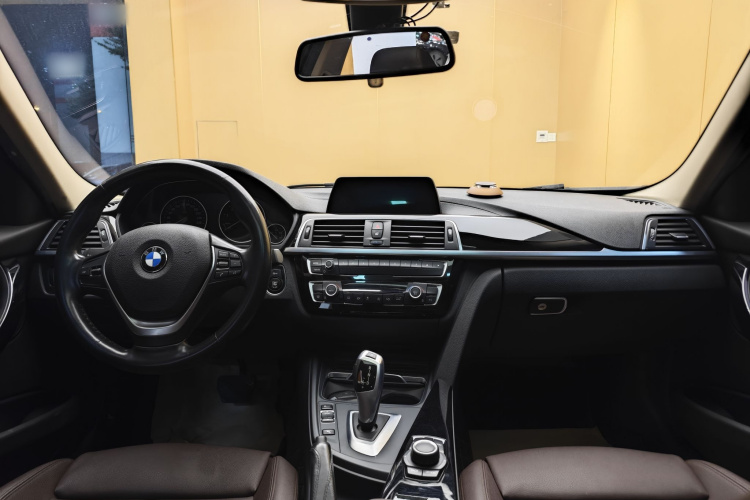 宝马3系 2018款 320Li 时尚型中控内饰7014