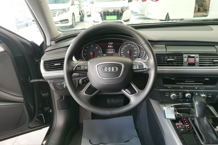 奥迪A6L 2018款 30周年年型 TFSI 进取型中控内饰13