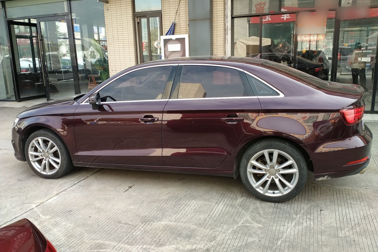 奥迪A3 2018款 30周年年型 Limousine 35 TFSI 进取型车身外观4