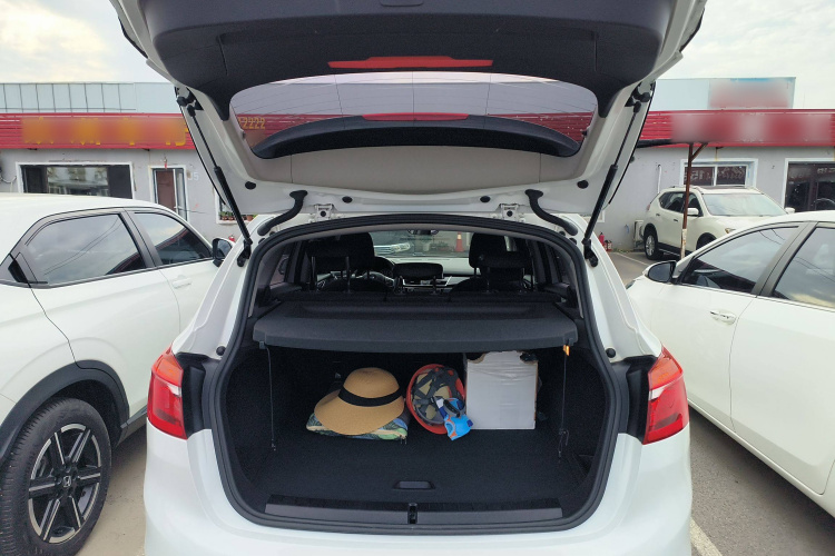 宝马2系旅行车 2019款 218i 时尚型中控内饰23