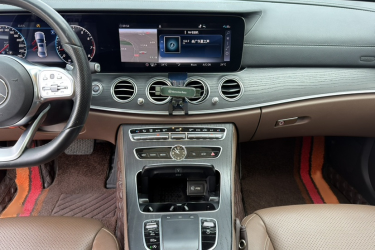 奔驰E级 2020款 改款 E 300 L 运动时尚型局部细节16