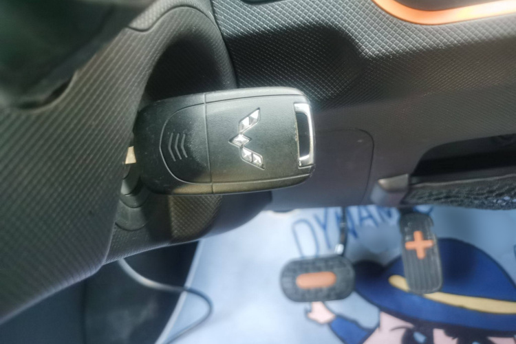 五菱汽车 宏光MINIEV 2020款 自在款 磷酸铁锂中控内饰7001