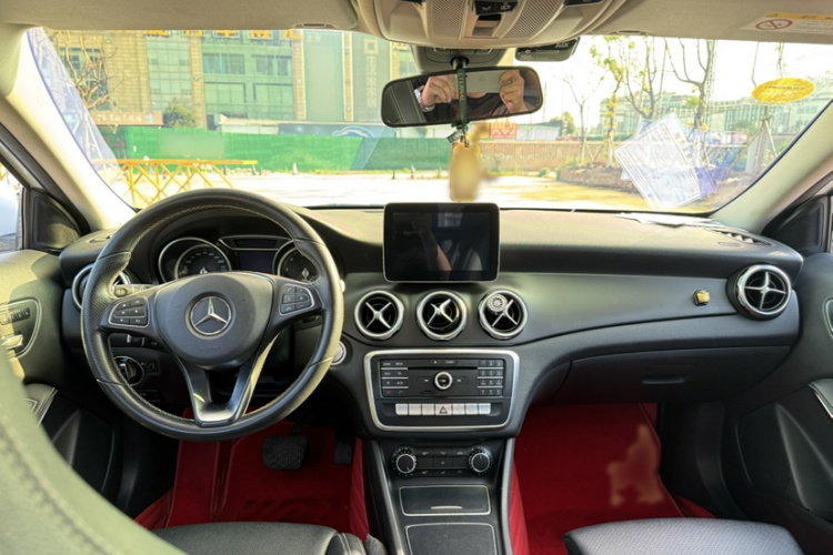 奔驰GLA 2017款 GLA 200 动感型中控内饰7002