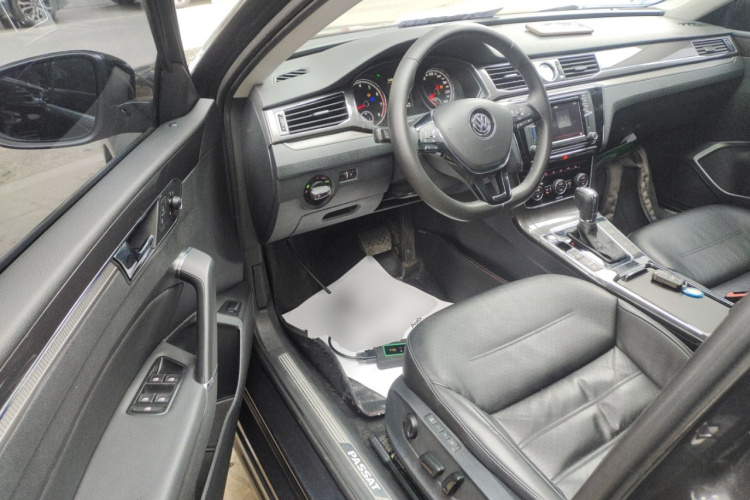 大众 帕萨特 2016款 330TSI DSG御尊版中控内饰7003