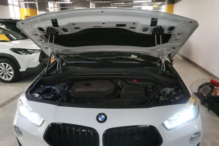 宝马X2(进口) 2019款 sDrive25i 领先型M越野套装 国VI机舱底盘24