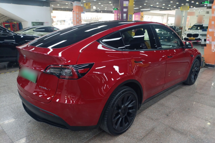 特斯拉 Model Y 2021款 长续航全轮驱动版车身外观7