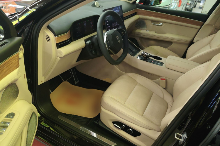 鸿蒙智行 问界M5 2023款 纯电后驱标准版中控内饰7003