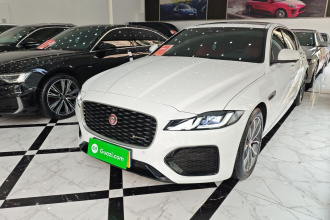 捷豹XFL 2023款 XFL 2.0T P250 两驱精英运动鎏金版