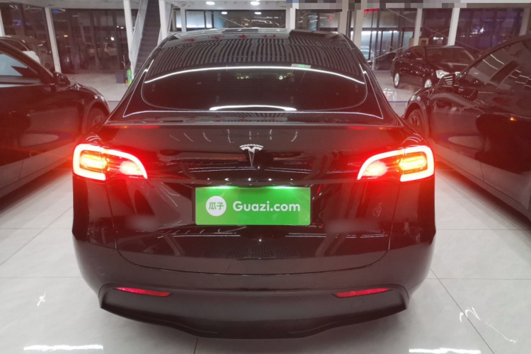 特斯拉 Model Y 2022款 Performance高性能全轮驱动版车身外观6