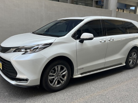丰田 赛那SIENNA 2023款 2.5L混动 舒适版