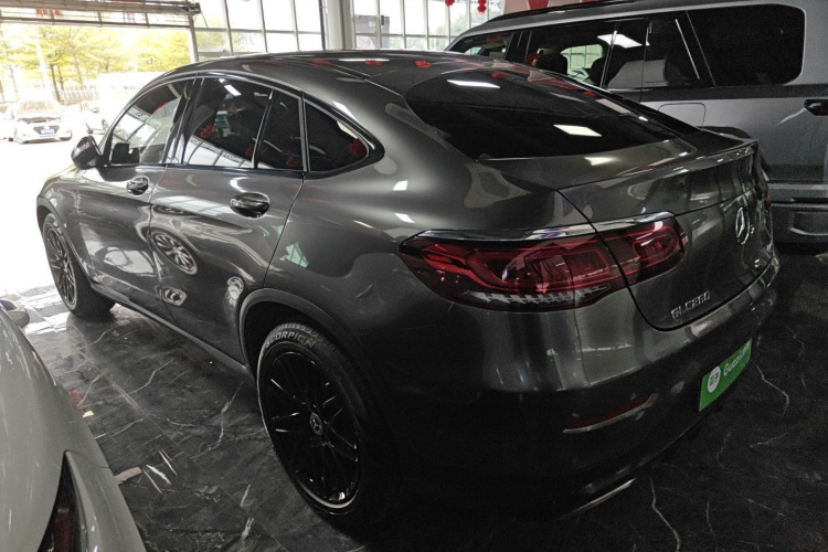 奔驰GLC轿跑 2020款 GLC 260 4MATIC 轿跑SUV车身外观4