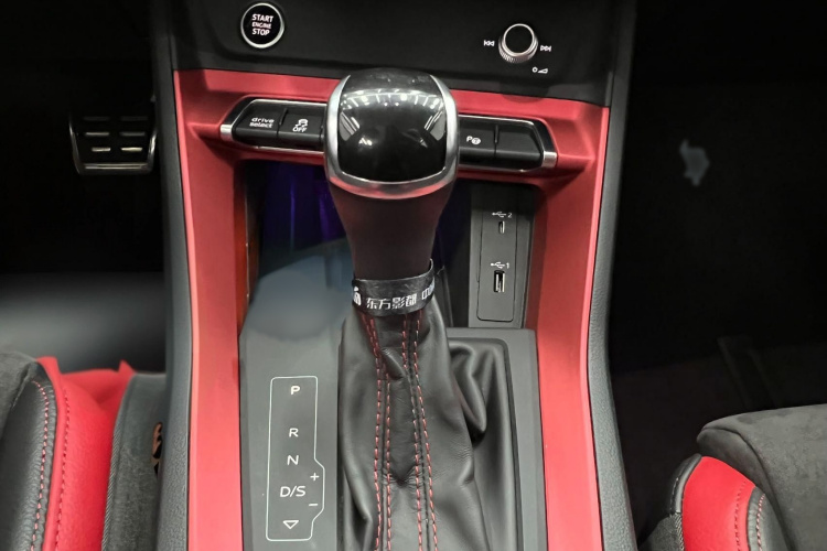 奥迪Q3 2021款 40 TFSI 时尚动感型局部细节18