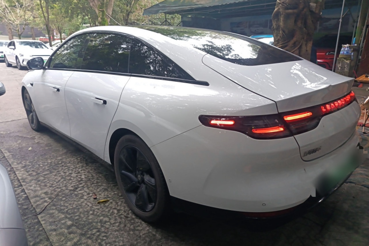 零跑汽车 零跑C01 2022款 后驱长续航版车身外观4