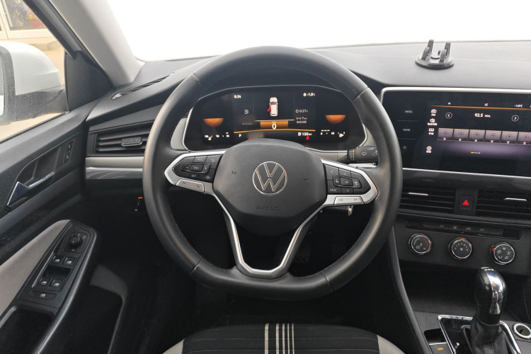 大众 宝来 2024款 200TSI DSG畅行版中控内饰13