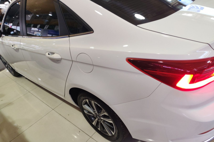 福特 福睿斯 2021款 1.5L 自动钻石版车身外观6003