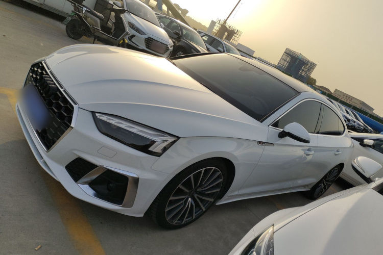 奥迪A5 2023款 Sportback 40 TFSI quattro 豪华动感型车身外观4