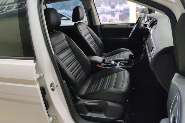 大众 2018款 途安L 280TSI DSG舒适版 7座 国V局部细节41