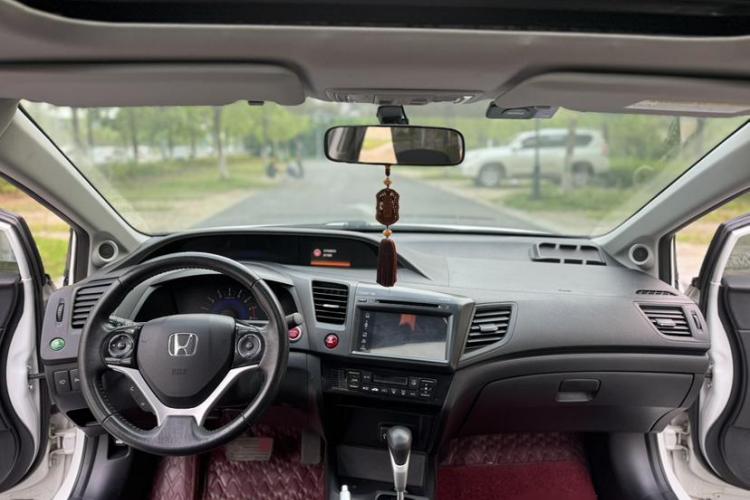 本田 思域 2014款 1.8L 自动豪华版中控内饰7001