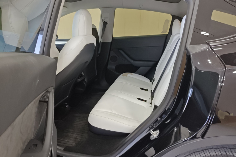 特斯拉 Model Y 2021款 长续航全轮驱动版 3D7中控内饰21