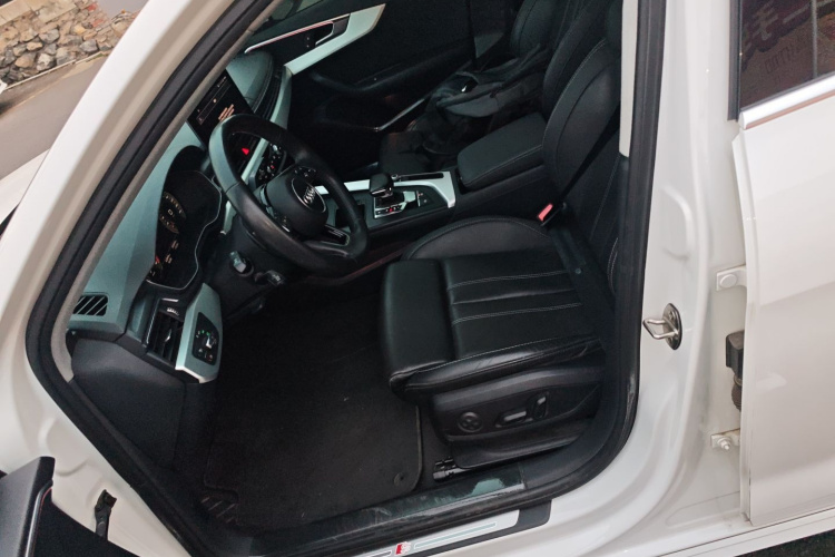 奥迪A4L 2020款 40 TFSI 时尚动感型局部细节19