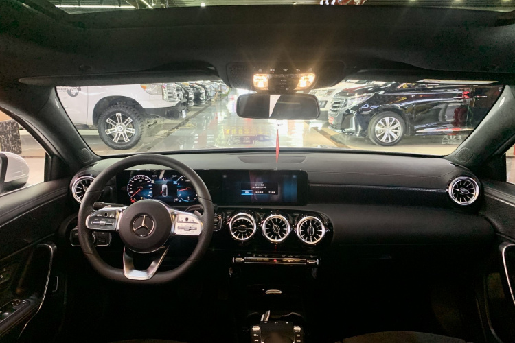 奔驰A级 2022款 改款二 A 200 L 运动轿车时尚型局部细节18