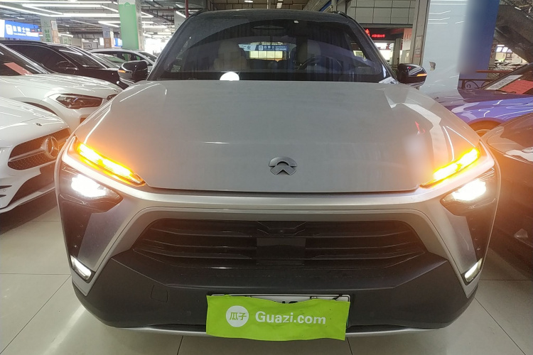 蔚来ES8 2020款 580KM 六座版车身外观2