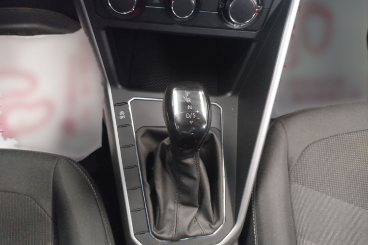 大众 Polo 2019款 Plus 1.5L 自动全景乐享版中控内饰7005