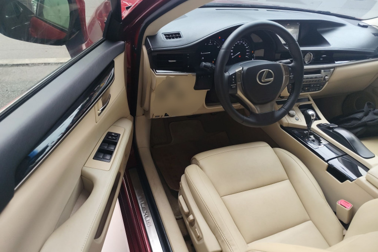 雷克萨斯ES 2013款 250 精英版中控内饰20