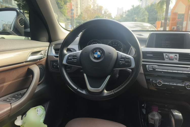 宝马X1 2019款 sDrive18Li 尊享型中控内饰13