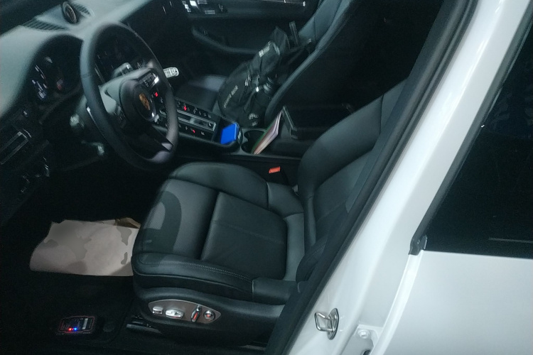 保时捷 2025款 Macan 2.0T 逐梦版中控内饰19