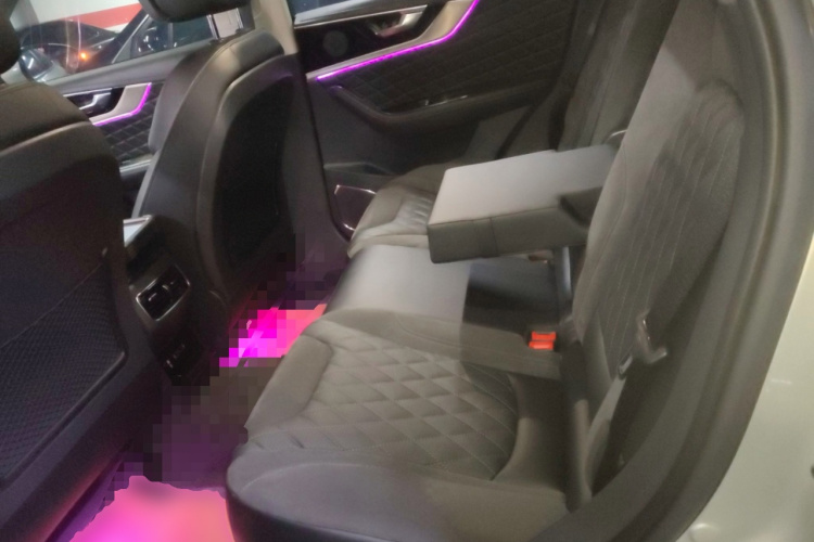 红旗HS5 2019款 2.0T 智联旗享版中控内饰21