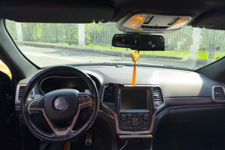 Jeep 大切诺基(进口) 2014款 3.6L 精英导航版中控内饰7002