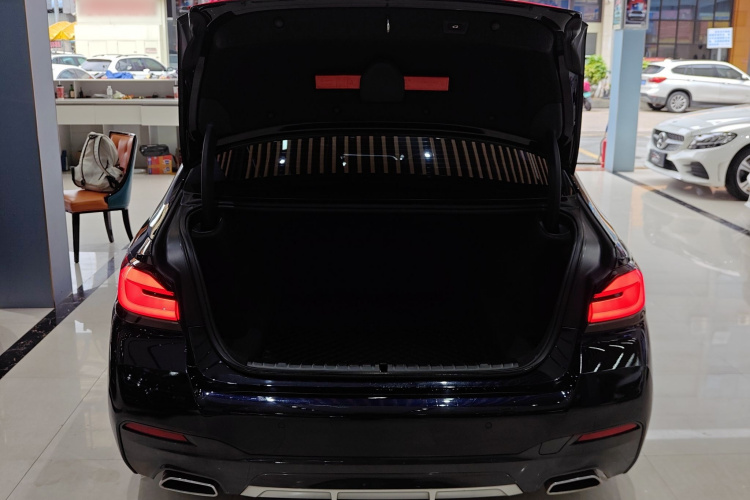 宝马5系 2022款 改款 525Li M运动套装机舱底盘23