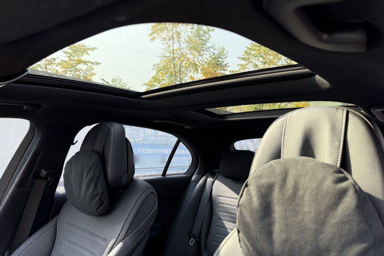 奔驰C级 2025款 C 260 L 运动版中控内饰7007