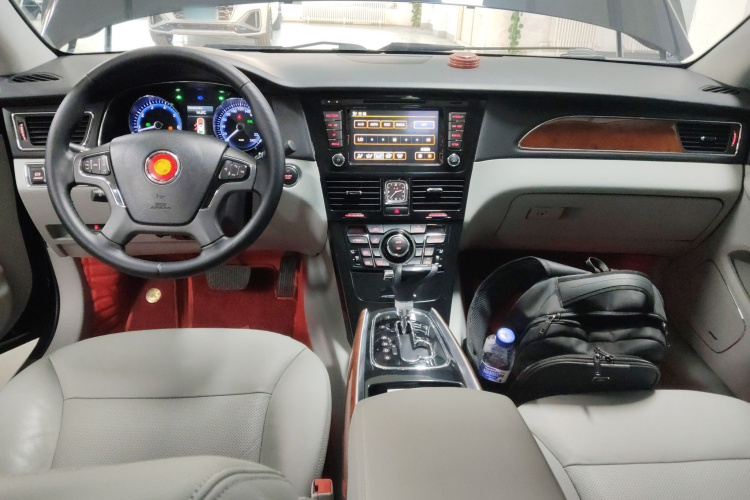 红旗H7 2015款 3.0L 豪华型中控内饰12