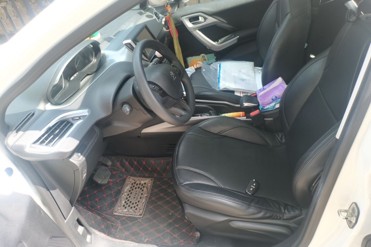 标致2008 2014款 1.6L 自动时尚版局部细节19