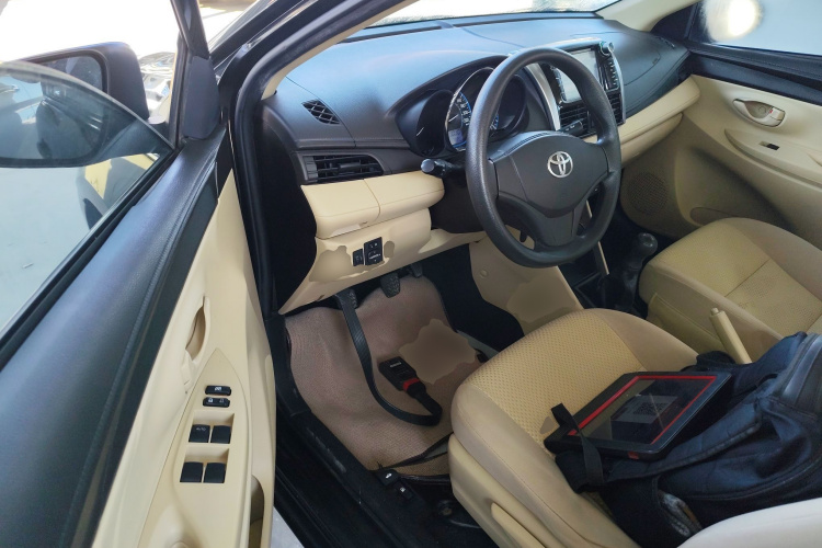 丰田 威驰 2014款 1.3L 手动型尚版中控内饰20