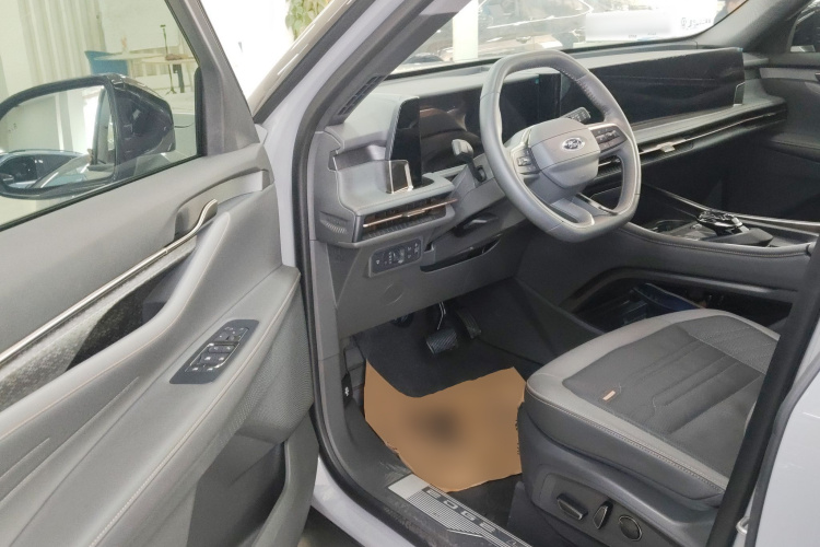 福特 2023款 锐界L 2.0T EcoBoost 四驱七座至尊型中控内饰7003