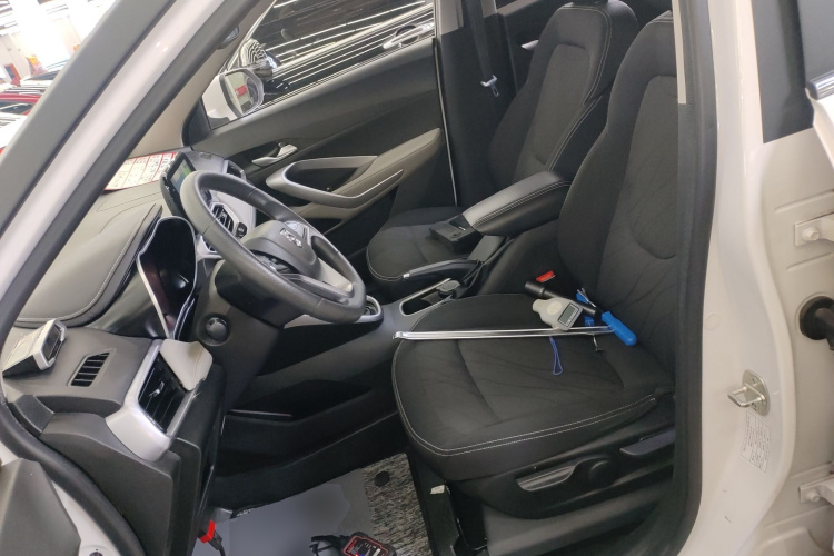 宝骏510 2019款 1.5L 手动乐享型77kW 国VI中控内饰19