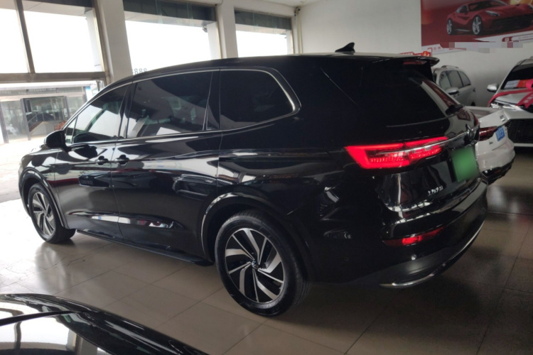 大众 威然 2023款 改款 380TSI 尊驰版车身外观4