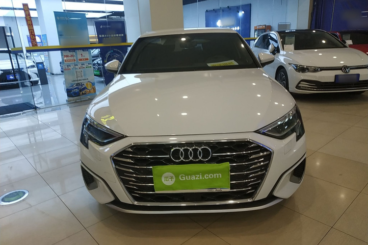 奥迪A3 2023款 Sportback 35 TFSI 进取致雅型车身外观2