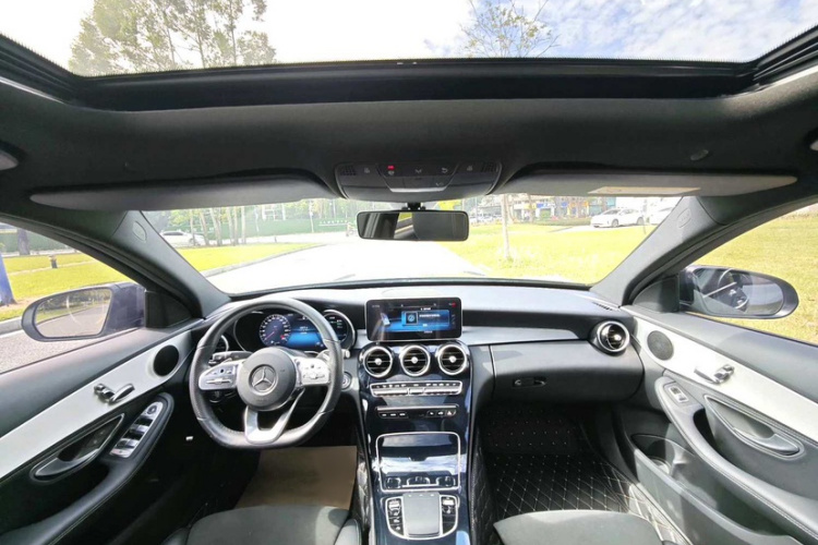 奔驰C级 2020款 C 260 运动版中控内饰7004