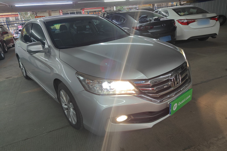 本田 雅阁 2014款 2.4L EXN 豪华导航版车身外观3