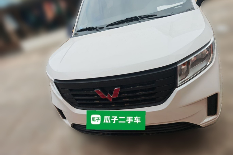 五菱汽车 五菱宏光PLUS 2020款 1.5L 手动标准型 5座车身外观2
