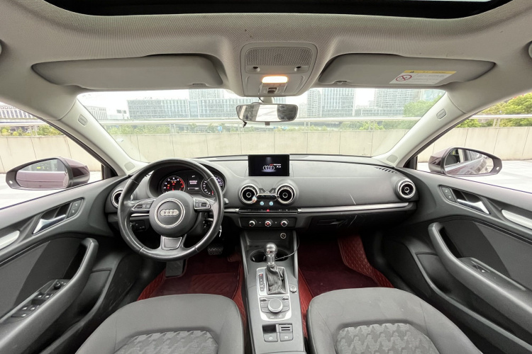 奥迪A3 2016款 Sportback 35 TFSI 领英型中控内饰7006
