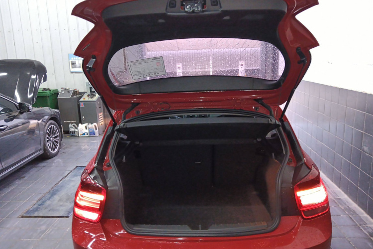 宝马1系(进口) 2013款 改款 118i 运动型局部细节23