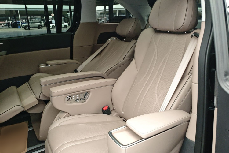 小鹏X9 2025款 650长续航 Max中控内饰21