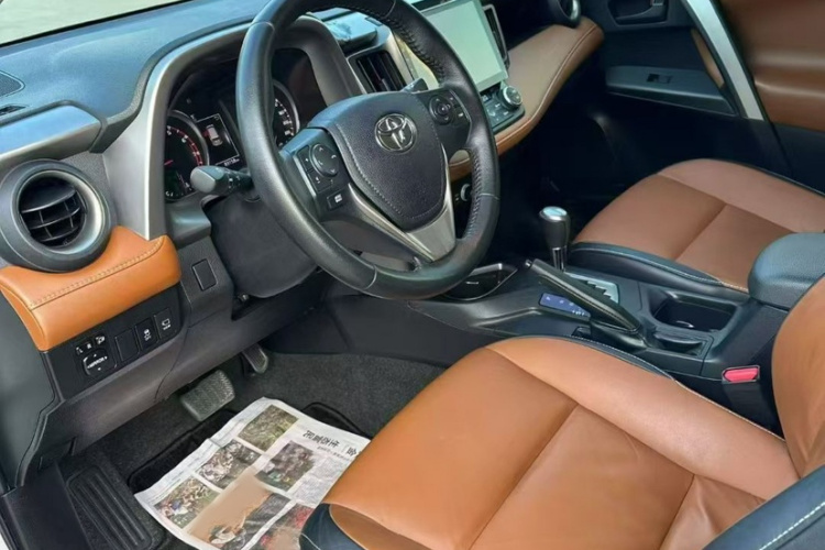 丰田 RAV4荣放 2016款 2.5L 自动四驱精英版车身外观6008